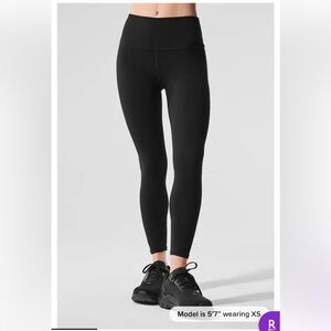 EUC ALO Alosoft High-Waist 7/8 Highlight Legging. Black. Size Large